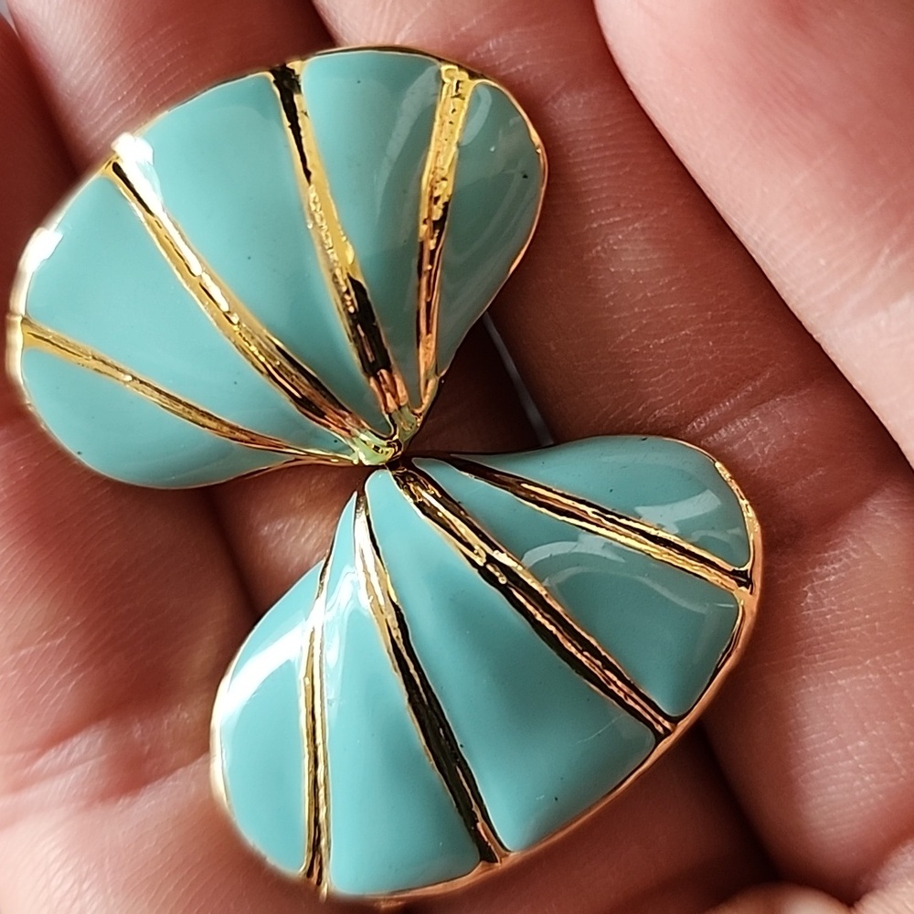 VTG Gold and Turquoise Clip Earrings